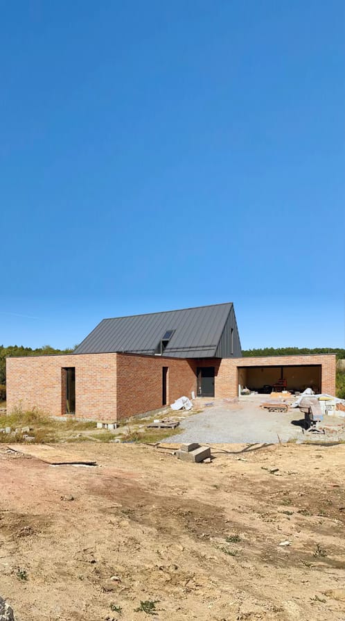 dom z cegły na jurze