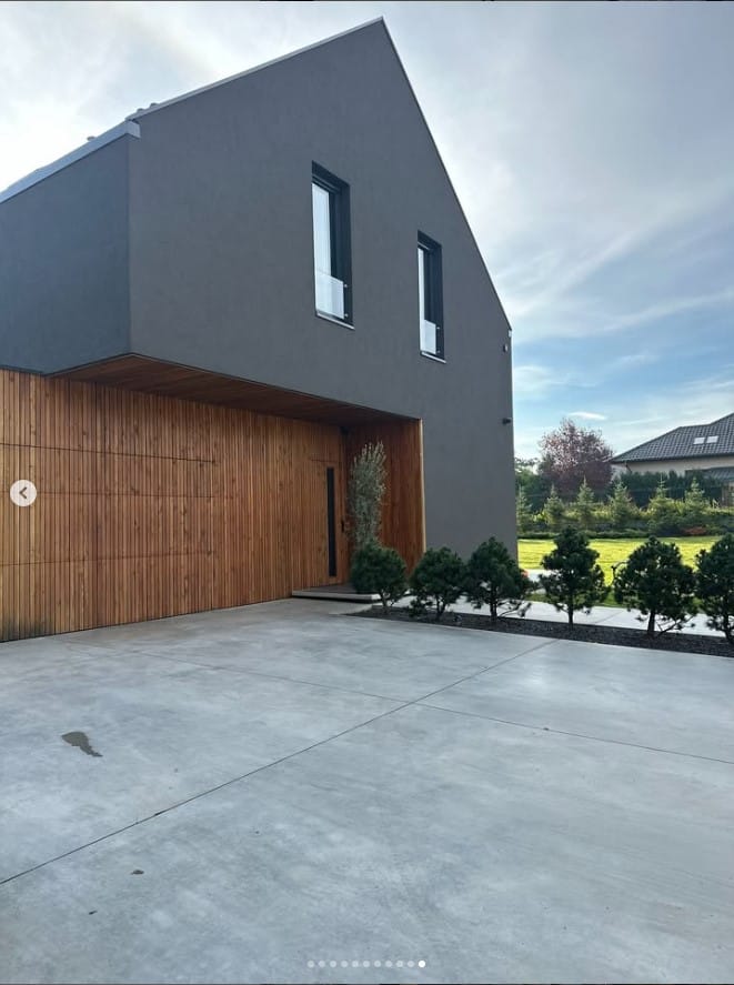 DOM Z WYCIĘCIAMI - MYSŁOWICE