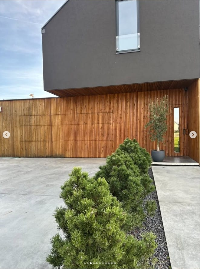 DOM Z WYCIĘCIAMI - MYSŁOWICE