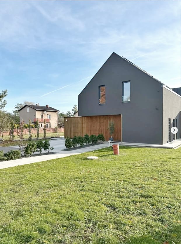 DOM Z WYCIĘCIAMI - MYSŁOWICE